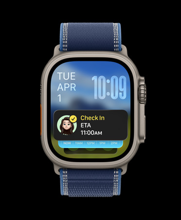 Apple Watch Ultra 3 com caixa em titânio preto, notificação de verificação em destaque na Pilha inteligente, Loop Trail azul/azul-vivo